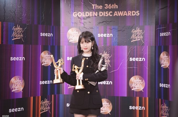 Top 10 nghệ sĩ solo sở hữu nhiều giải thưởng show âm nhạc nhất lịch sử K-pop