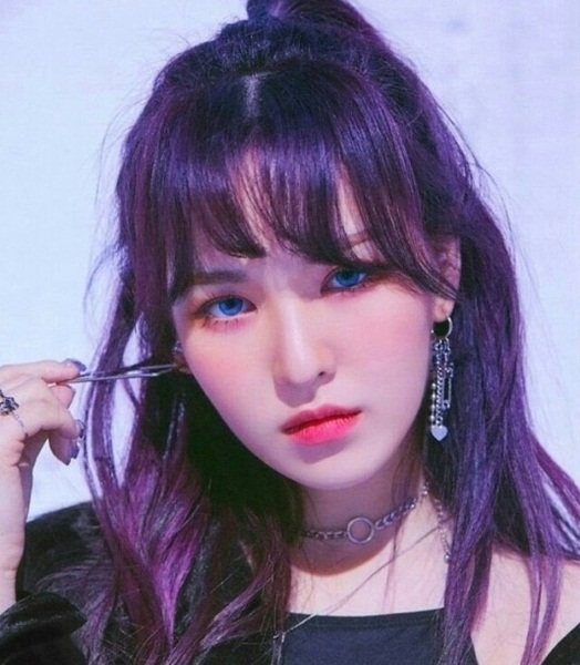 Đọ sắc dàn nữ idol K-pop trong màu tóc tím 