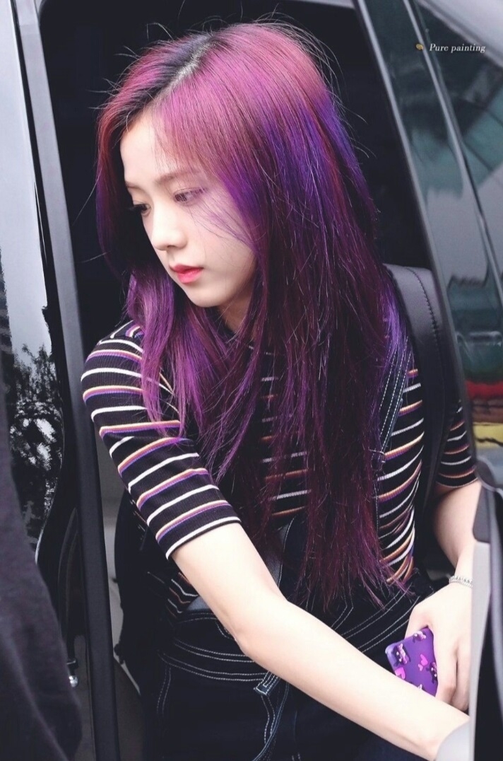 Đọ sắc dàn nữ idol K-pop trong màu tóc tím 