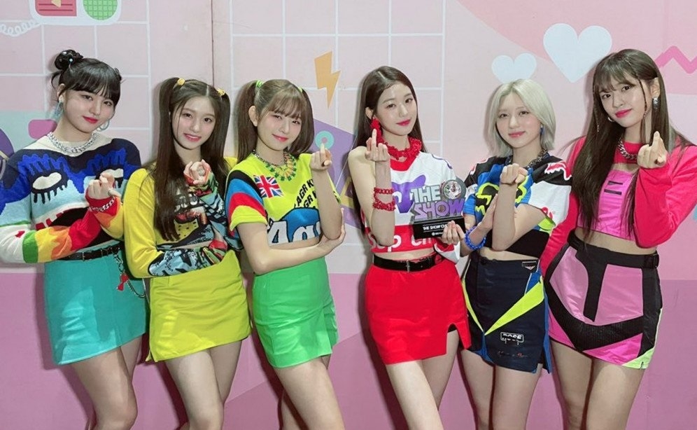 Sao Hàn hôm nay 1/9: NMIXX tung tracklist chính thức cho single comeback “ENTWURF”