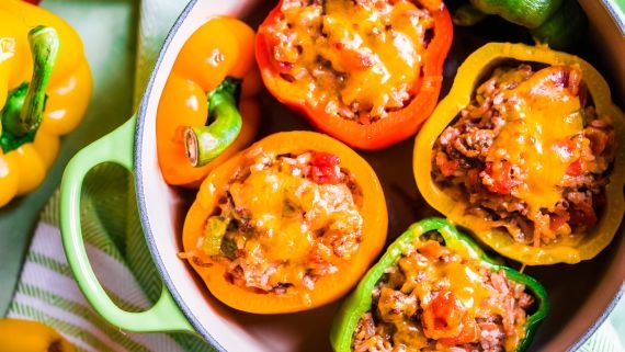 Gợi ý cách làm món thịt bò nhồi ớt chuông đầy hấp dẫn