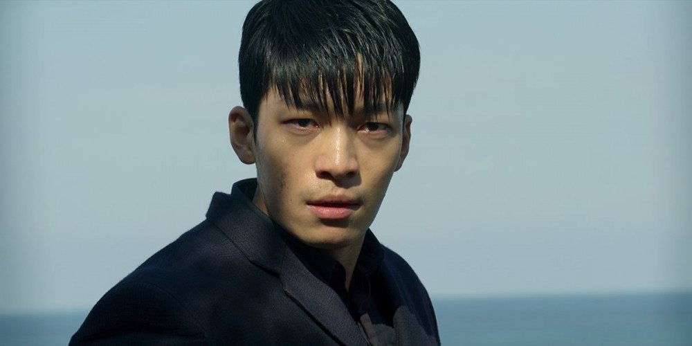 Sao Hàn ngày 20/10: Khán giả “quay xe” với Kim Seon Ho sau bê bối tình cảm với bạn gái cũ