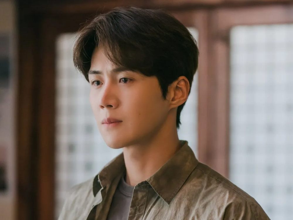Netizen phản ứng ra sao khi Dispatch bất ngờ 