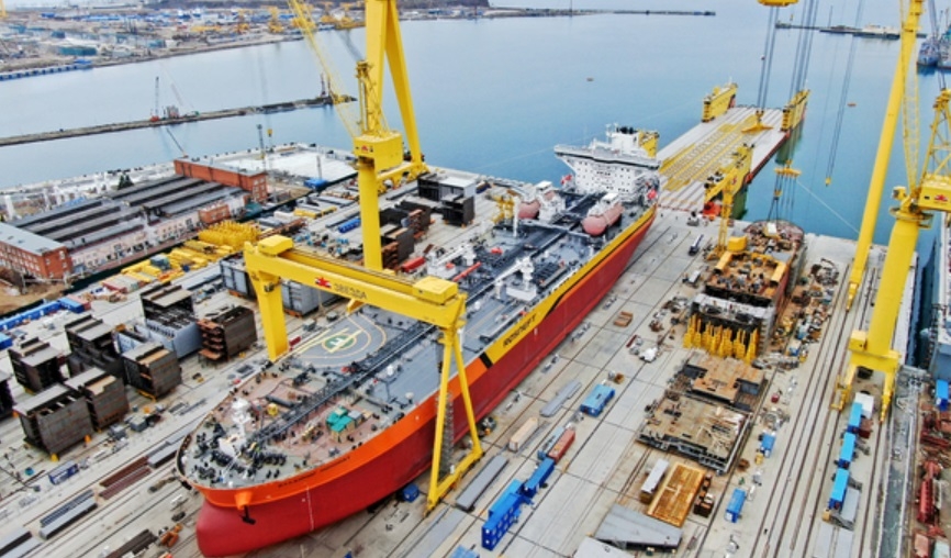 Rosneft tham gia vận chuyển dầu trước lệnh cấm vận của EU