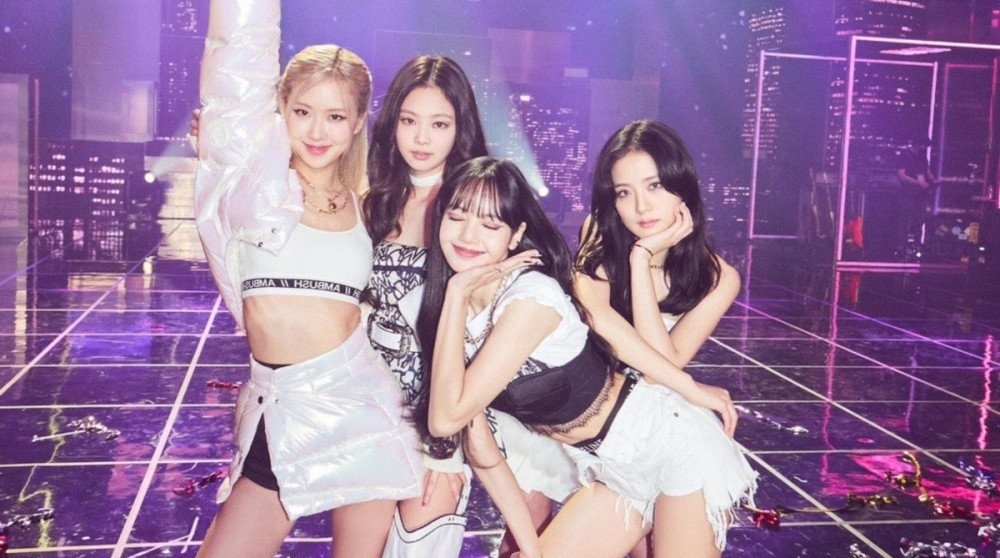 Sao Hàn ngày 26/11: Jennie, Rosé và Jisoo (BLACKPINK) nhận kết quả âm tính với Covid-19