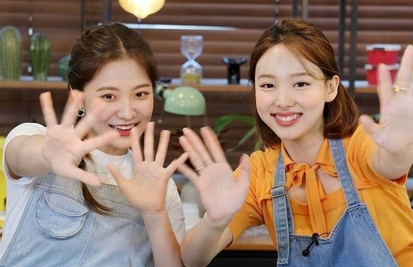 Điểm danh 6 cặp bạn thân đáng ngưỡng mộ nhất trong giới K-pop