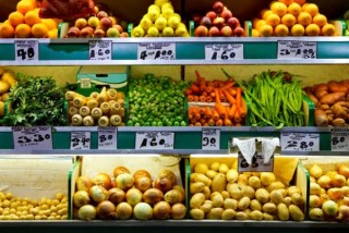Lạm phát thấp nhất 14 năm: Đừng mừng sớm