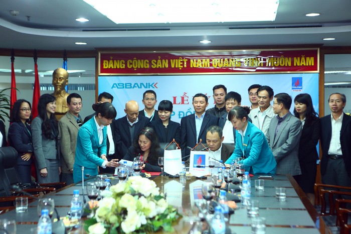nha may thuy dien hua na ky ket hop dong voi abbank