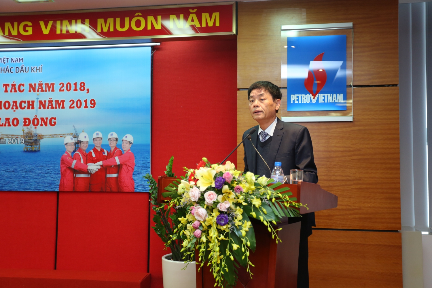 pvep dat muc tieu khai thac 961 trieu tan quy dau trong nam 2019