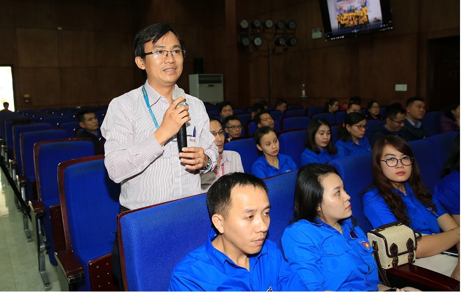 thanh nien bsr doi thoai voi ban lanh dao cong ty