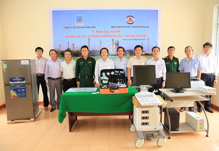bsr trao thiet bi y te tai cu lao cham