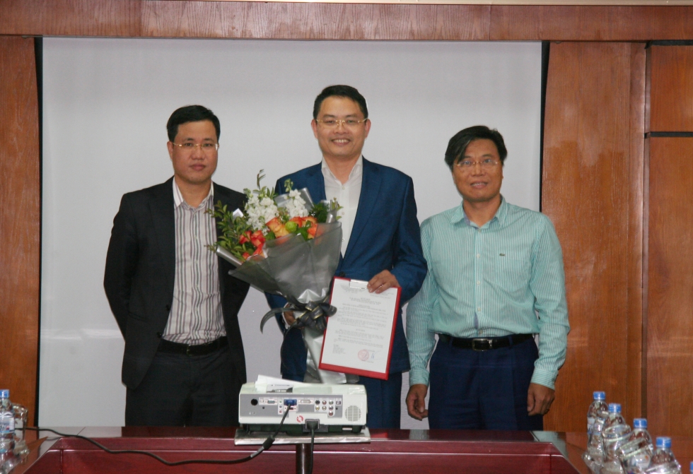 dmc bo nhiem pho truong ban kinh doanh va pho chanh van phong