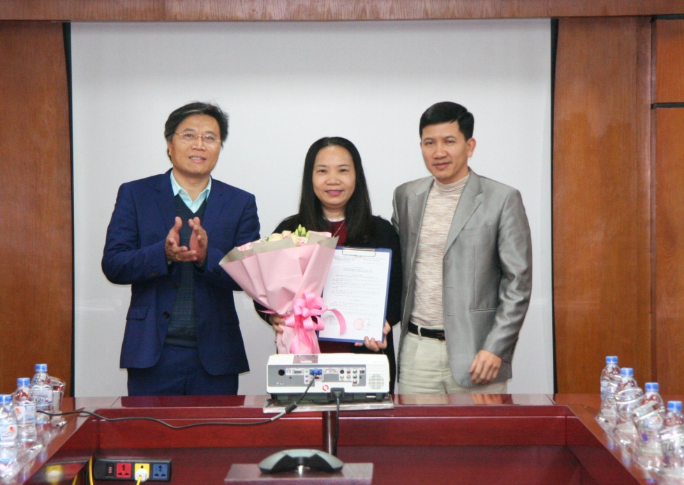 dmc bo nhiem pho truong ban kinh doanh va pho chanh van phong