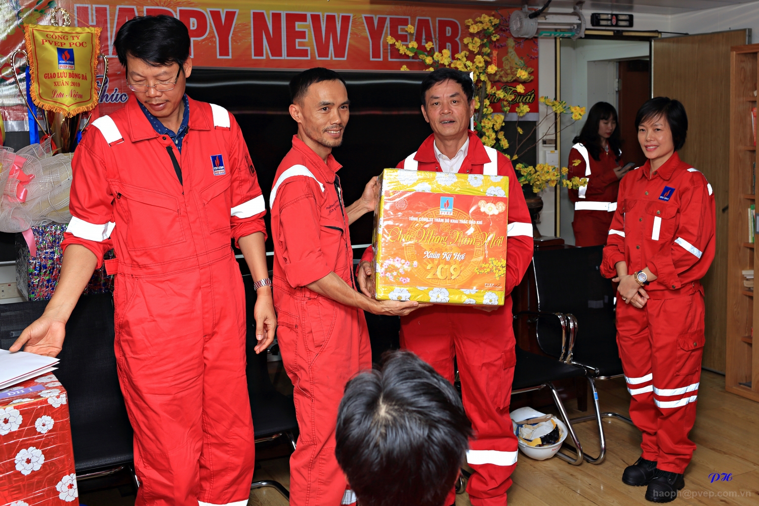 tong giam doc pvep chuc tet tai gian dai hung 01