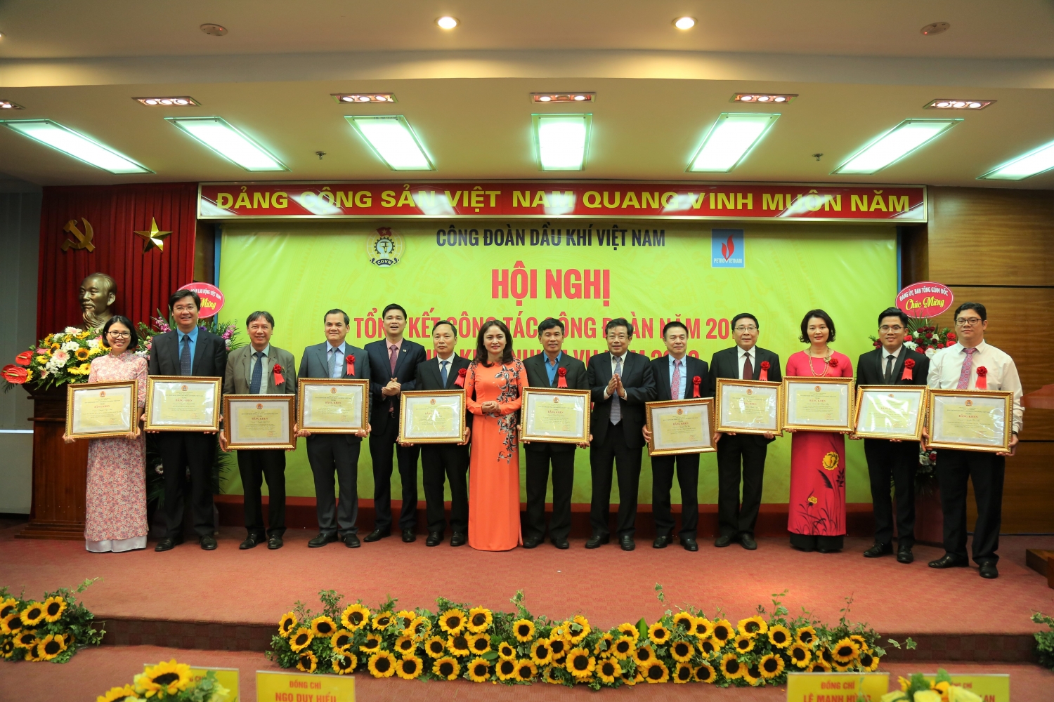cd dkvn diem tua vung chac cho doi ngu can bo nguoi lao dong dau khi