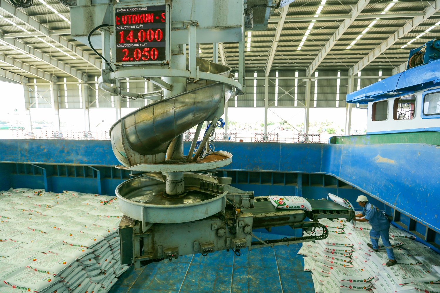 Quản trị biến động, nỗ lực vượt khó, Petrovietnam hoàn thành vượt mức nhiều chỉ tiêu nhiệm vụ năm 2021