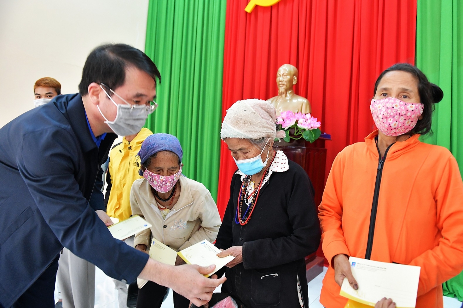 BSR trao quà Tết Nhâm Dần 2022 tại  huyện Trà Bồng, huyện Sơn Hà và TP Quảng Ngãi