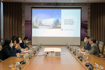 Thành viên HĐTV Petrovietnam Bùi Minh Tiến tiếp đại diện Tập đoàn Rostec tại Việt Nam
