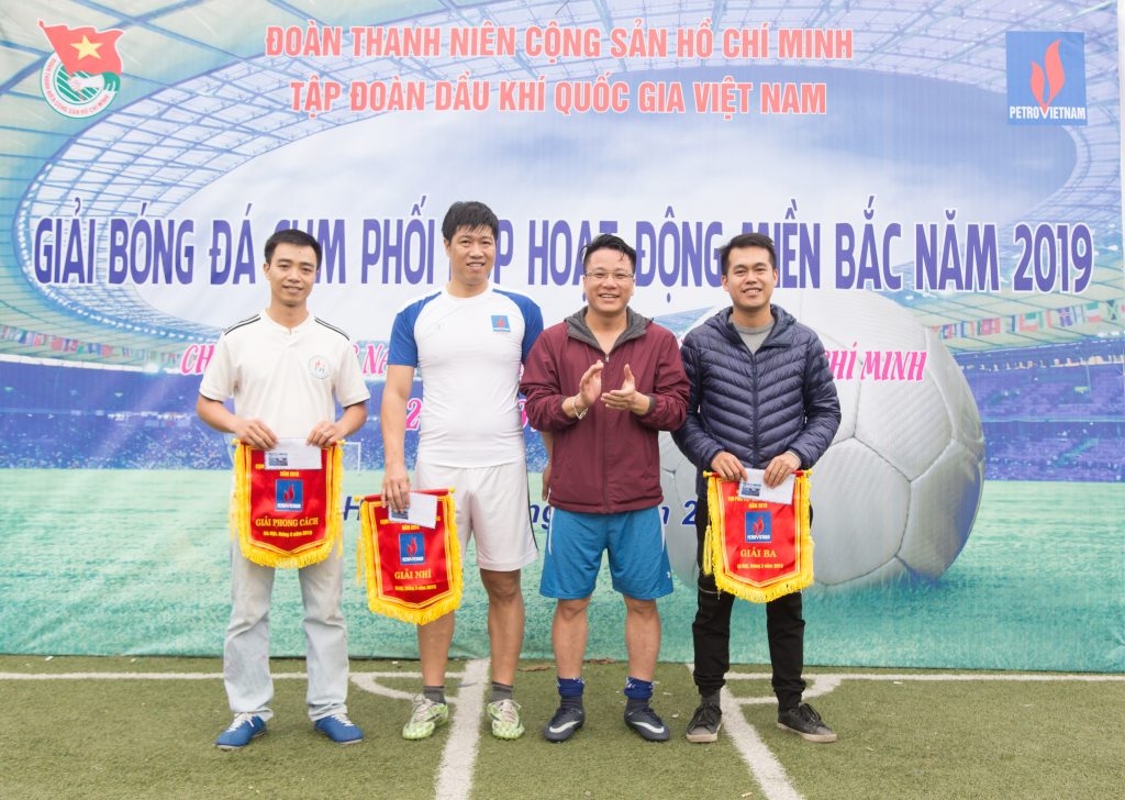PVcomBank vô địch giải bóng đá Cụm phối hợp hoạt động miền Bắc PVN pvcombank vo dich giai bong da cum phoi hop hoat dong mien bac pvn