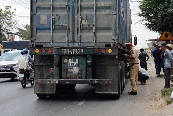 Người đàn ông bị xe container cán qua người tử vong