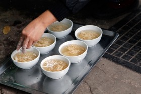 Hà Nội nhộn nhịp với Tết Hàn thực