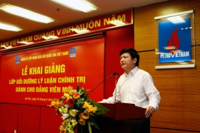 130 đảng viên mới tham gia lớp học bồi dưỡng lý luận chính trị