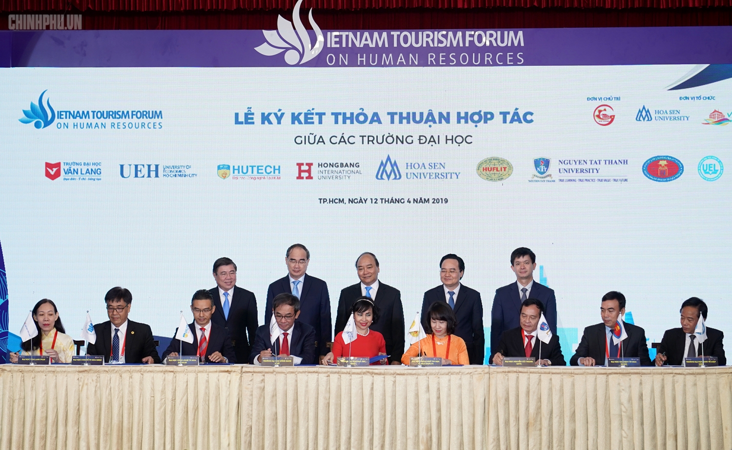 Nguồn nhân lực đóng vai trò then chốt trong ngành du lịch nguon nhan luc dong vai tro then chot trong nganh du lich