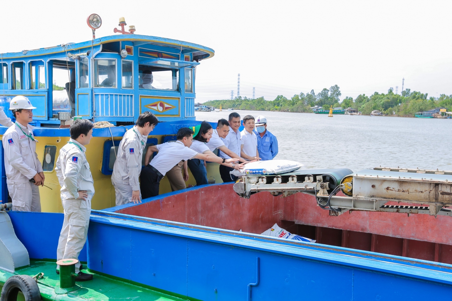 PVCFC xuất xưởng những lô hàng NPK Cà Mau đầu tiên