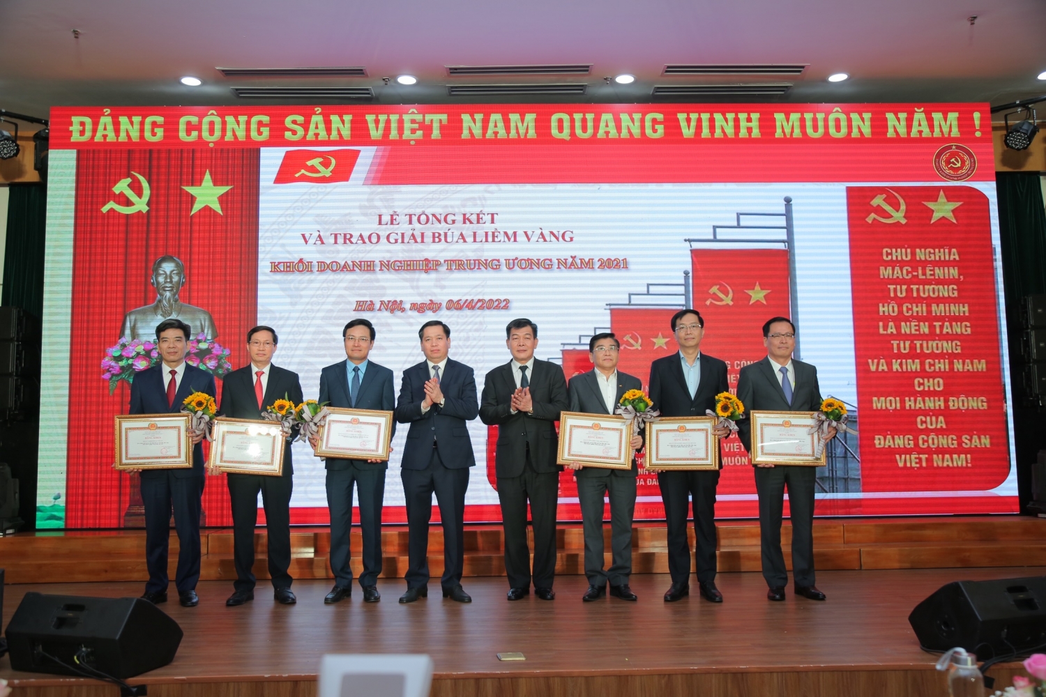Tạp chí Năng lượng Mới đạt giải Nhất Giải báo chí Búa liềm vàng Khối Doanh nghiệp Trung ương năm 2021