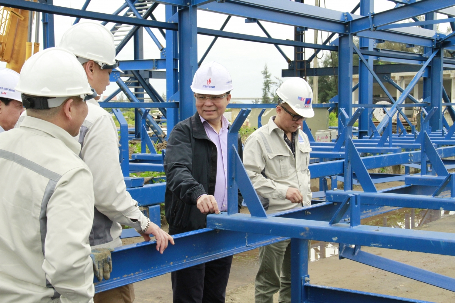 Nỗ lực ngăn chặn đà suy giảm sản lượng khai thác tự nhiên, Petrovietnam đạt tăng trưởng cao trong quý I/2022