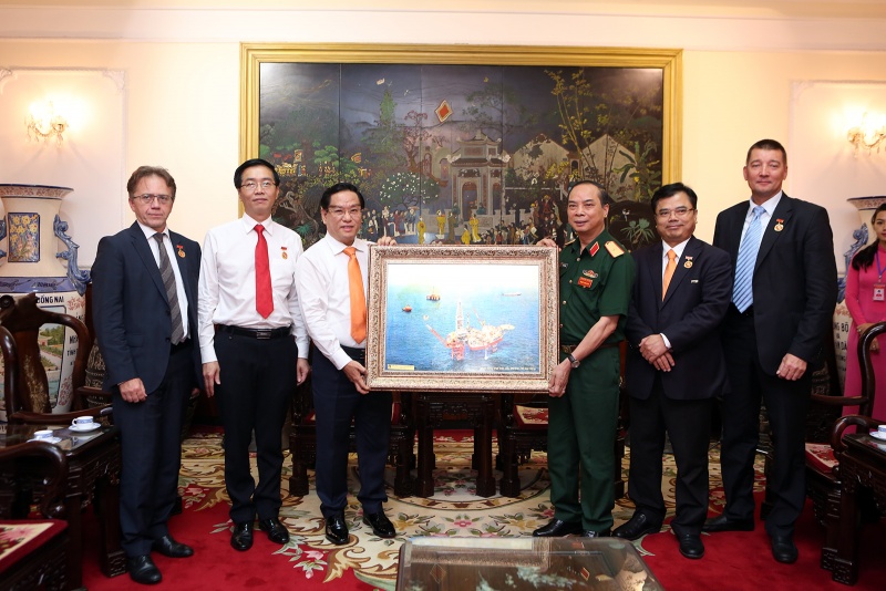 pvep ket nap dang vien moi tai lang chu tich ho chi minh