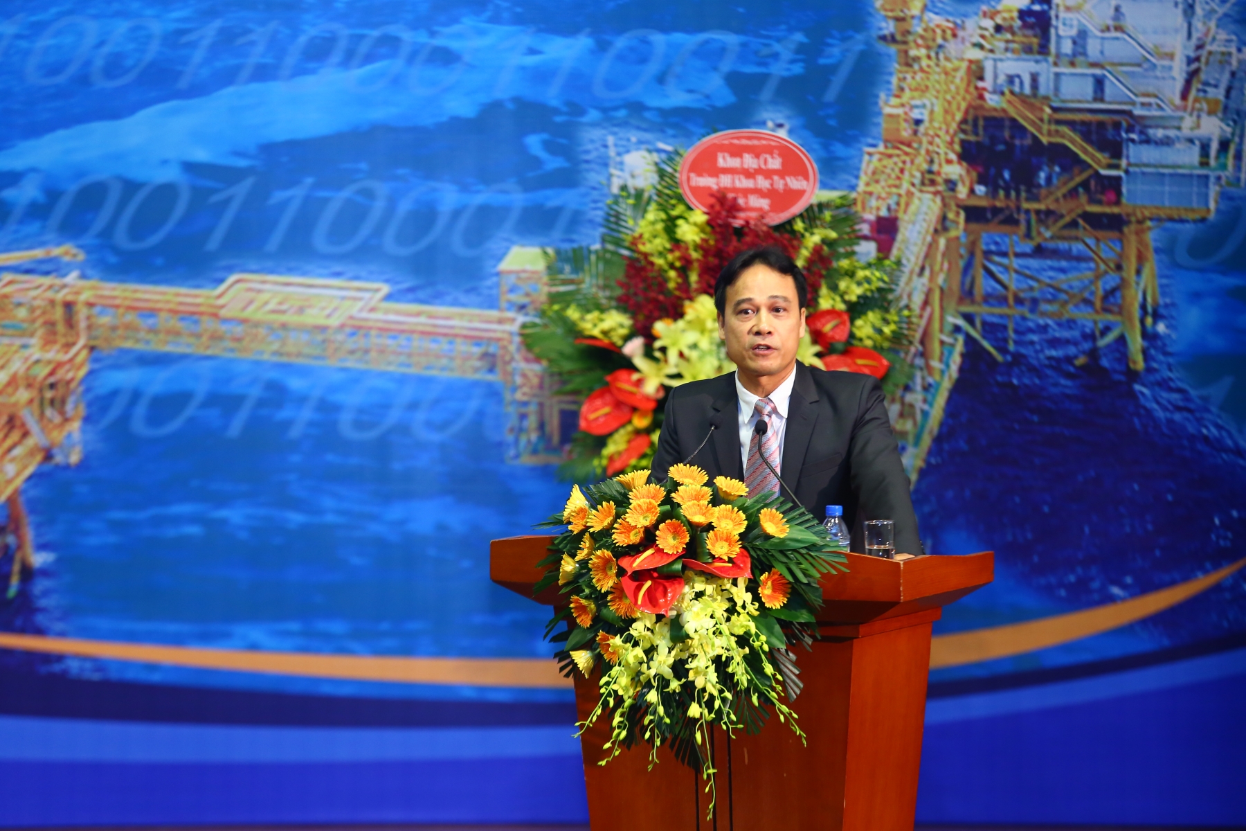 vpi to chuc hoi nghi khoa hoc ve khai thac su dung tai nguyen dau khi
