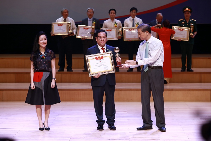 tong giam doc pvep duoc vinh danh tri thuc viet nam tieu bieu 2016