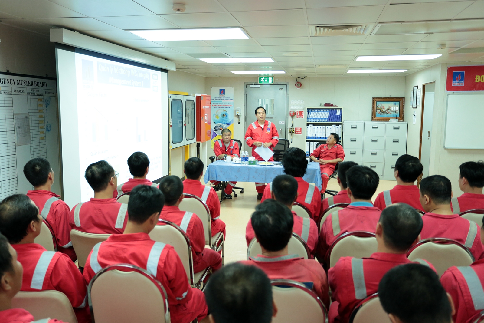 tong giam doc bien dong poc ngo huu hai kiem tra cong tac tren cac cong trinh bien