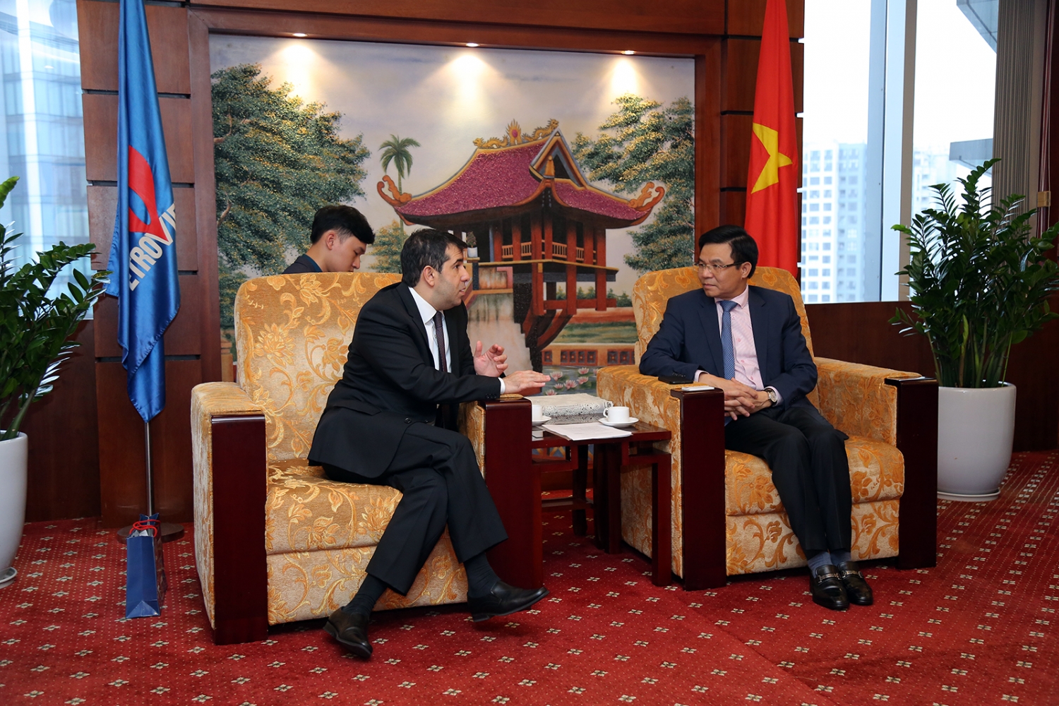 pho tong giam doc petrovietnam le manh hung tiep dai su azerbaijan tai viet nam