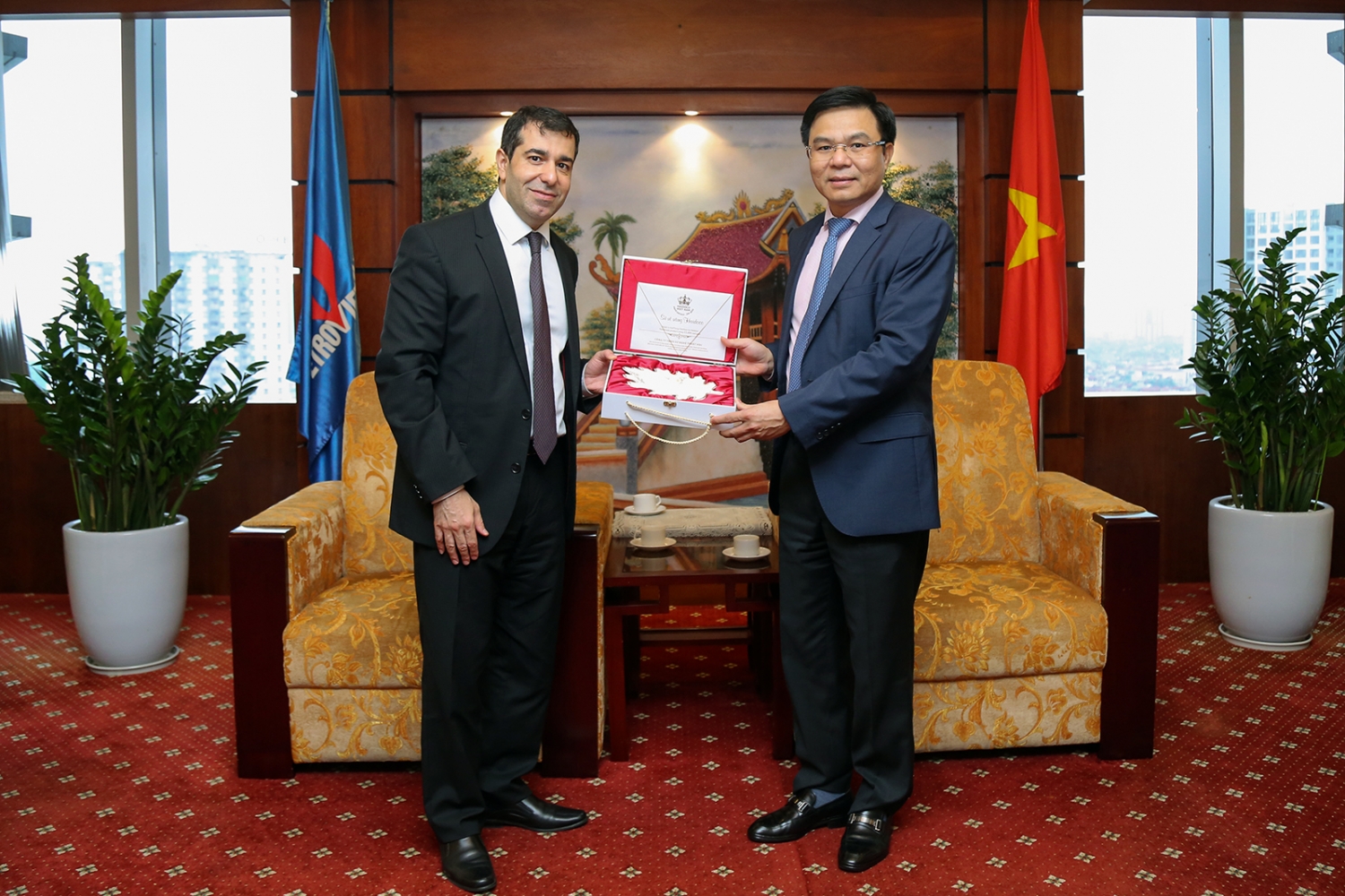 pho tong giam doc petrovietnam le manh hung tiep dai su azerbaijan tai viet nam