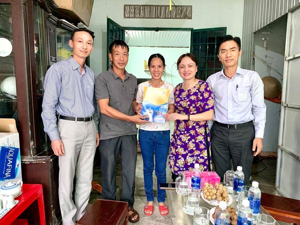 chu tich cd dkvn tham hoi dong vien tang qua nguoi lao dong kho khan tai ba ria vung tau