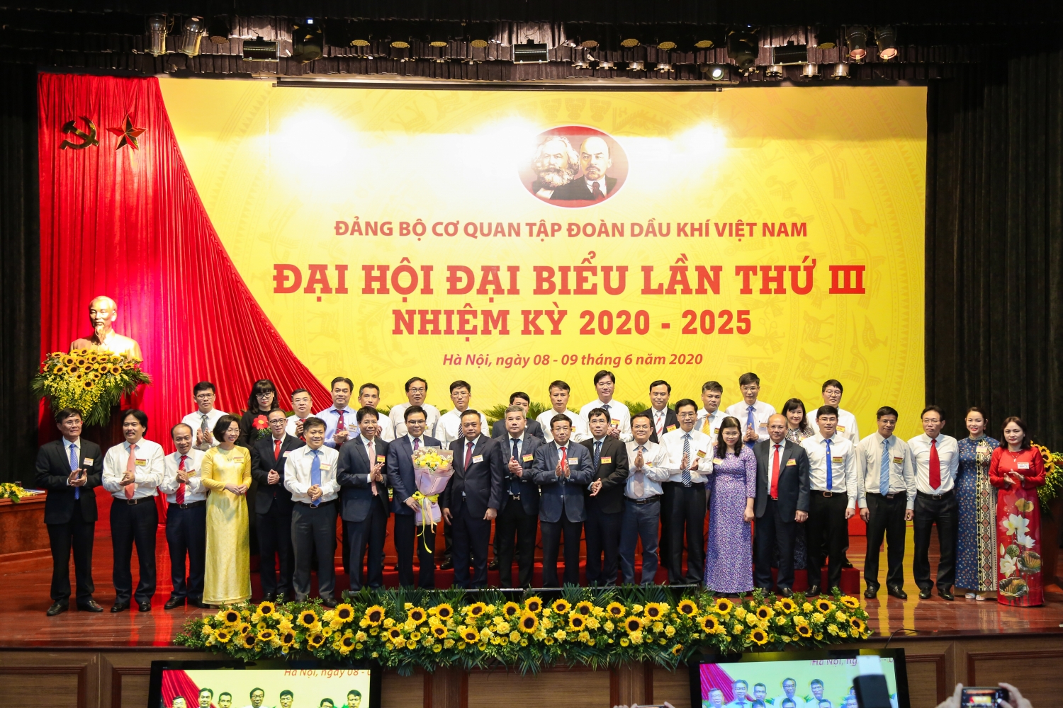 khong ngung cung co va nang cao uy tin cua tap doan dau khi viet nam