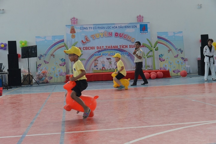 Tuyên dương 700 học sinh giỏi là con của CBCNV BSR tuyen duong 700 hoc sinh gioi la con cua cbcnv bsr 508365