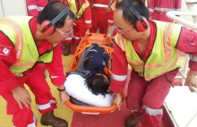 vuot hon 166km duong bien giai cuu ngu dan