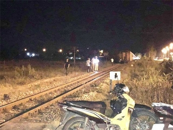 Nam thanh niên tử vong sau khi bị tàu hỏa đâm trong đêm