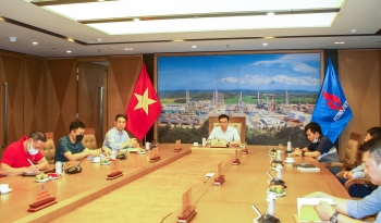 Đảm bảo sản xuất thông suốt, chú trọng sức khỏe người lao động