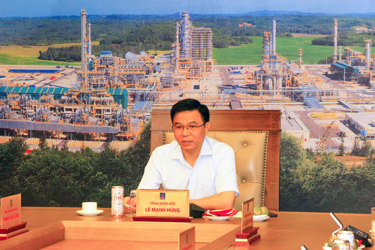 Đảm bảo sản xuất thông suốt, chú trọng sức khỏe người lao động