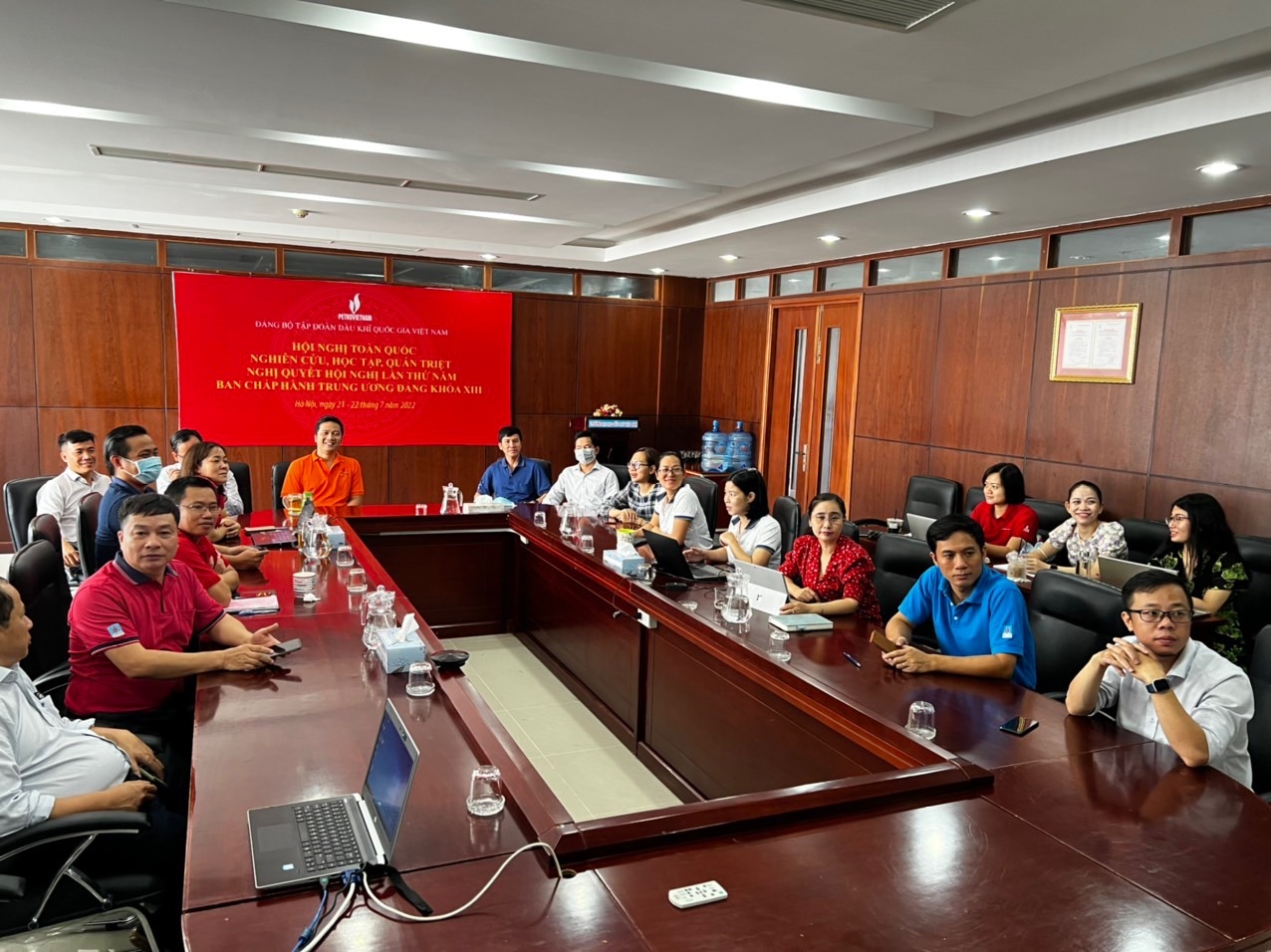 Đảng ủy Tập đoàn Dầu khí Quốc gia Việt Nam tổ chức học tập quán triệt Đảng ủy Tập đoàn Dầu khí Quốc gia Việt Nam tổ chức học tập quán triệt