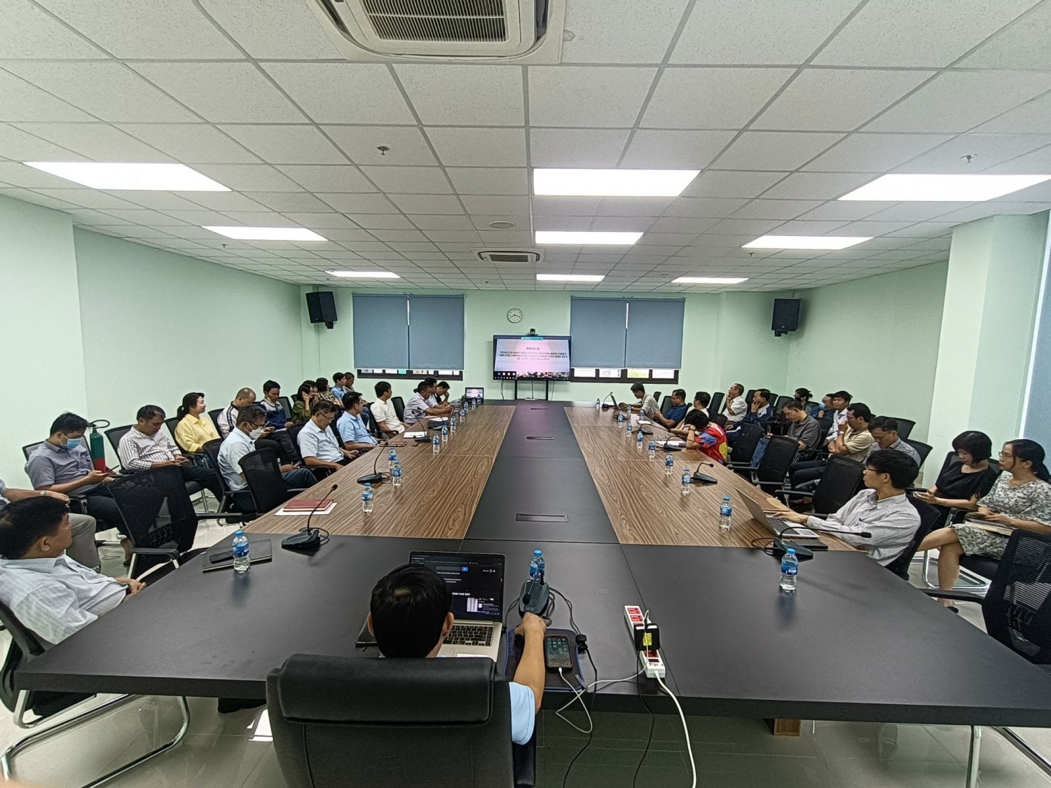 Đảng ủy Tập đoàn Dầu khí Quốc gia Việt Nam tổ chức học tập quán triệt Đảng ủy Tập đoàn Dầu khí Quốc gia Việt Nam tổ chức học tập quán triệt