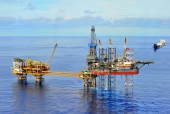 Giàn Rồng Đôi hỗ trợ ngư dân bị thương