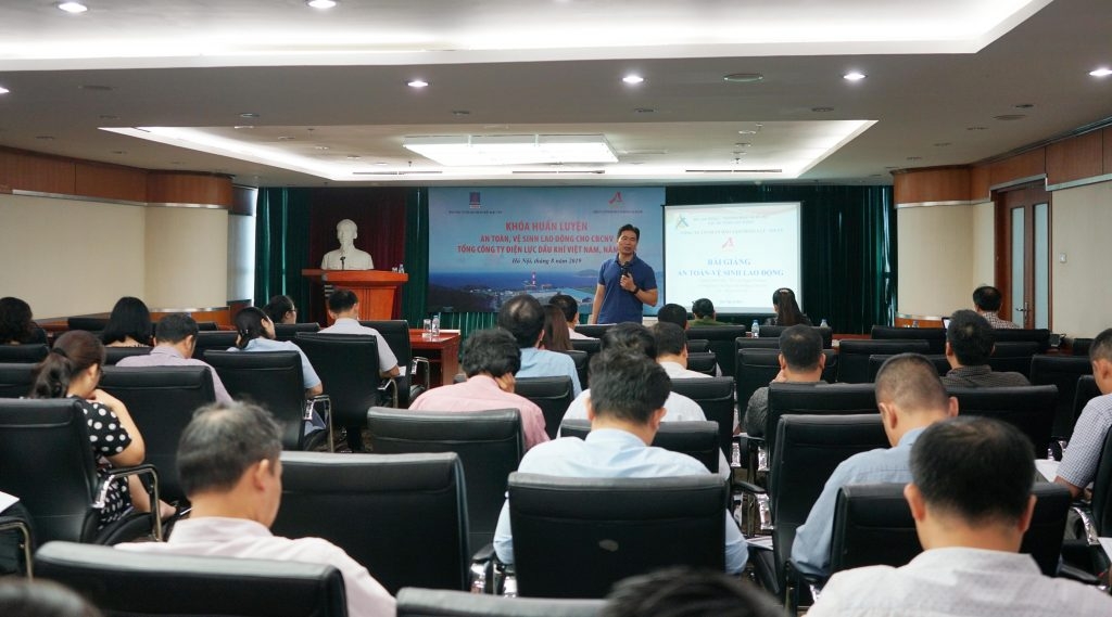 pv power khai giang khoa huan luyen an toan ve sinh lao dong