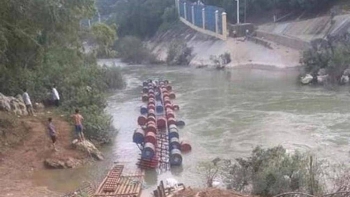 Cao Bằng: Ba người rơi xuống sông mất tích do lật bè