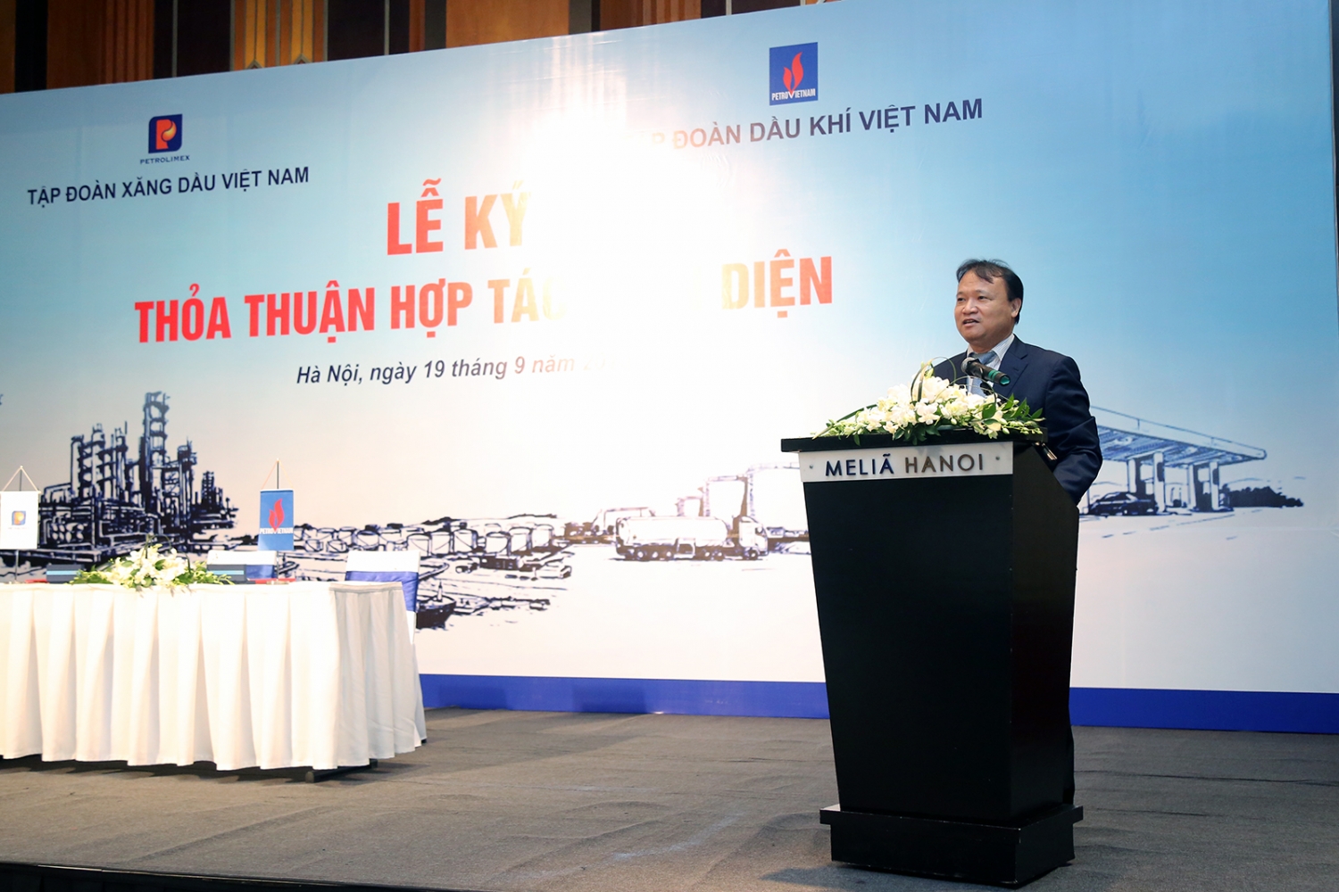 pvn va petrolimex ky thoa thuan hop tac toan dien huong toi su on dinh cua thi truong xang dau trong nuoc