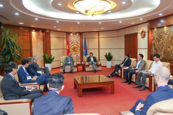 Petrovietnam tăng cường hợp tác với ENI về lĩnh vực LNG, lọc hóa dầu và năng lượng tái tạo